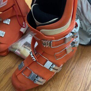 Lange Ski Boots 10 Xl With Ski Wax And Bag